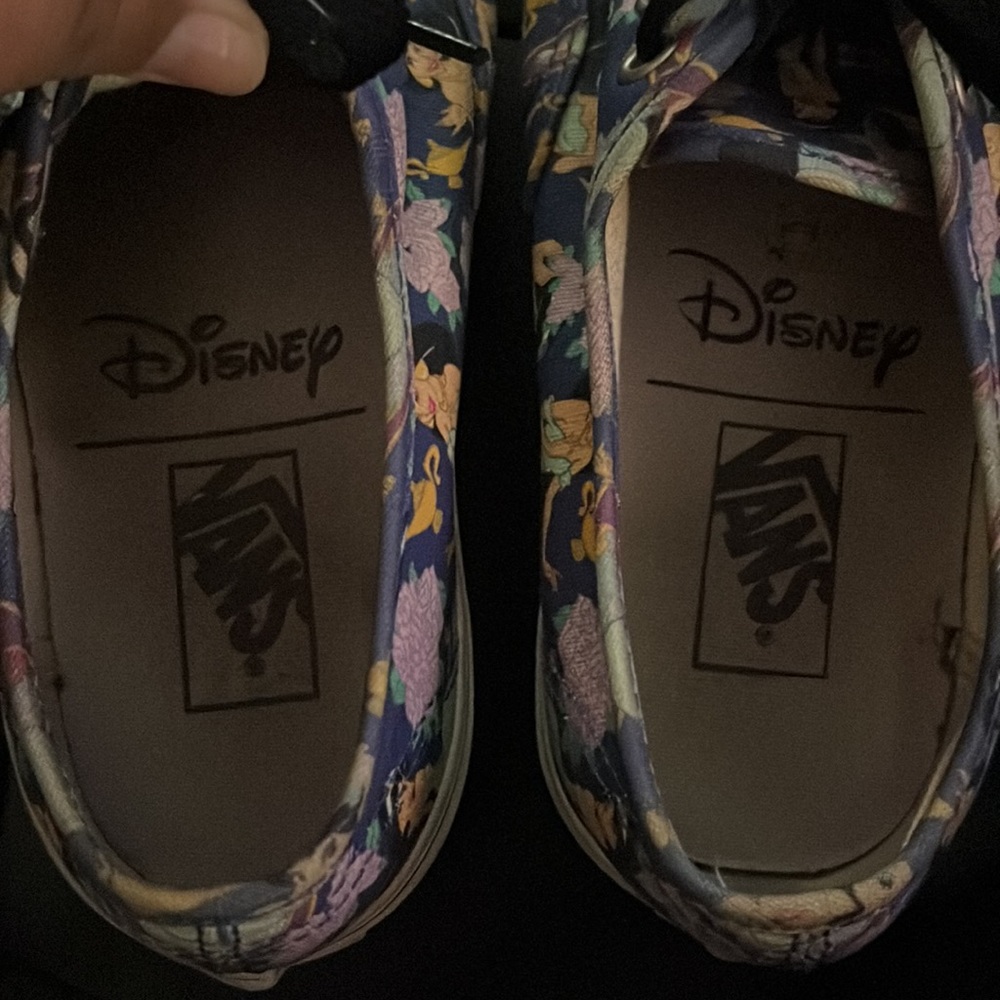 Women’s Disney vans - Picture 2 of 6